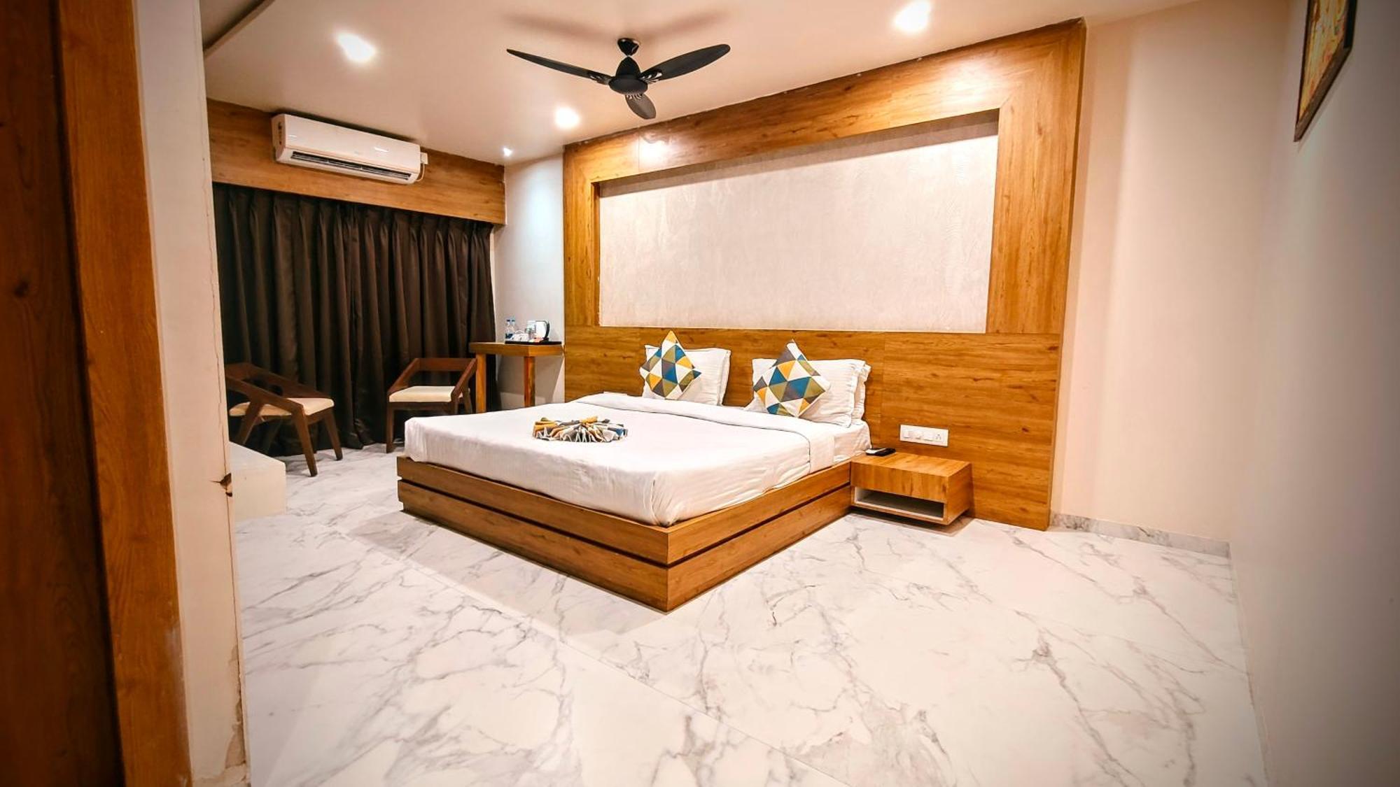 The Sky Imperial Unity Inn Garudeshwar 외부 사진