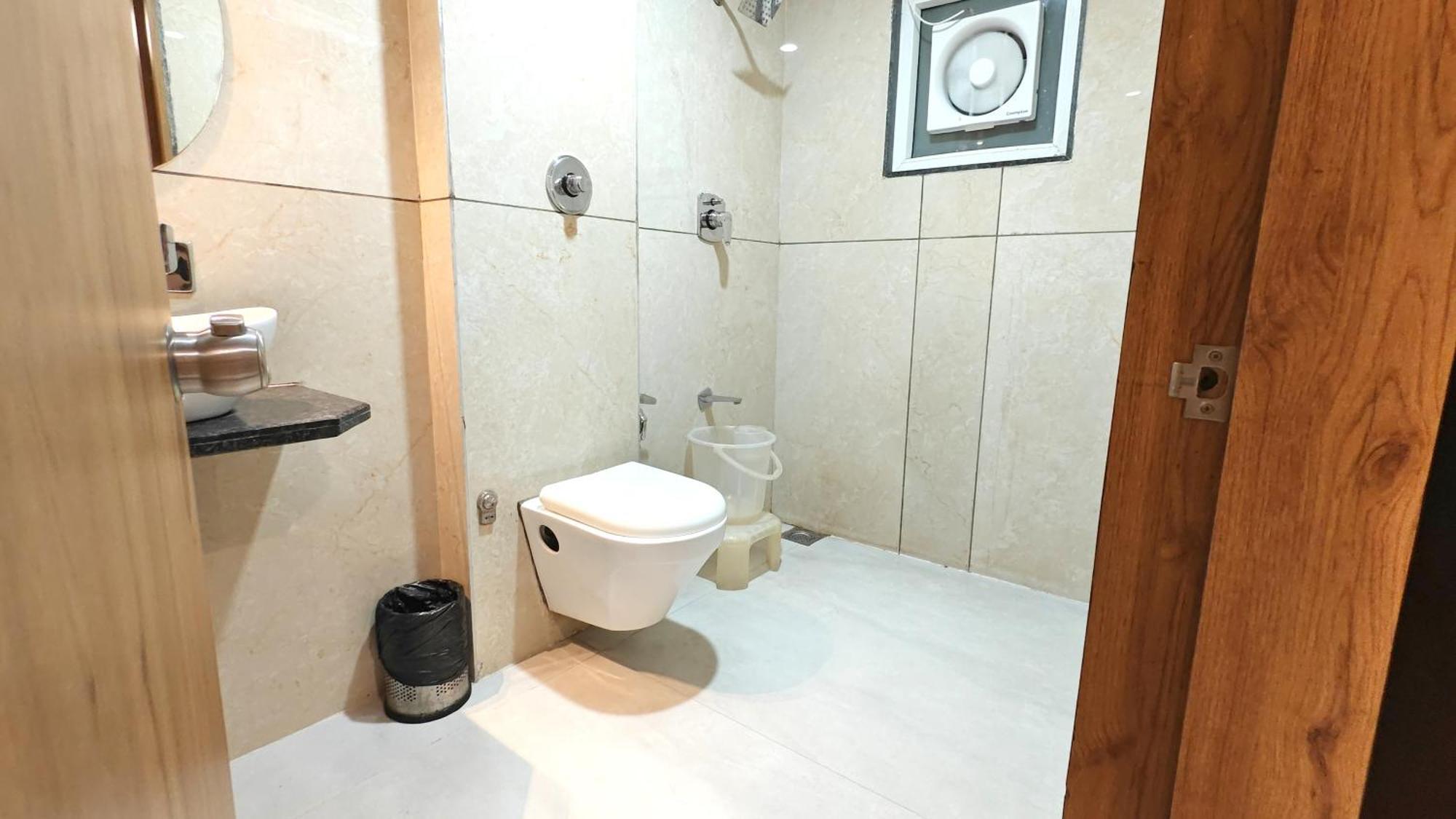 The Sky Imperial Unity Inn Garudeshwar 외부 사진