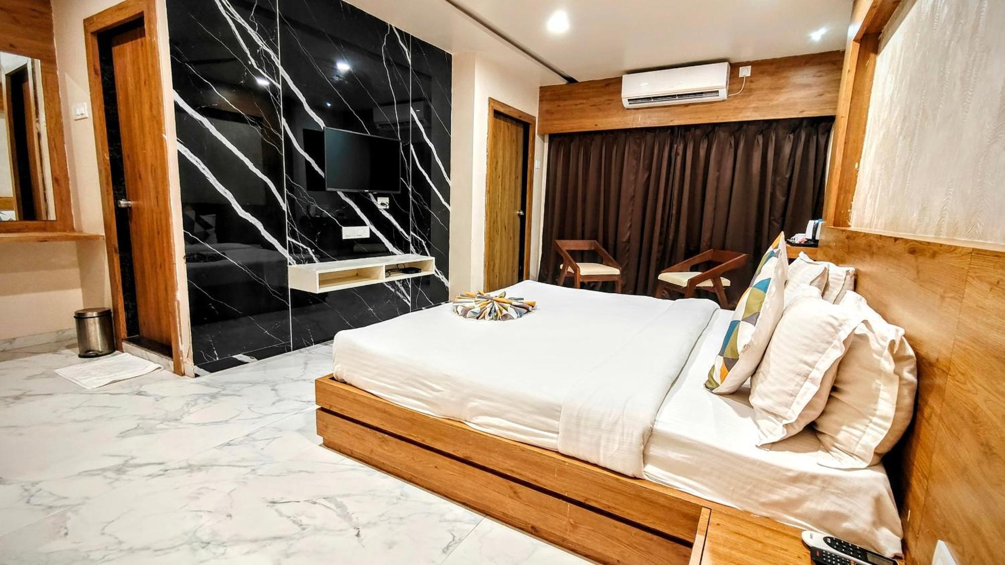 The Sky Imperial Unity Inn Garudeshwar 외부 사진