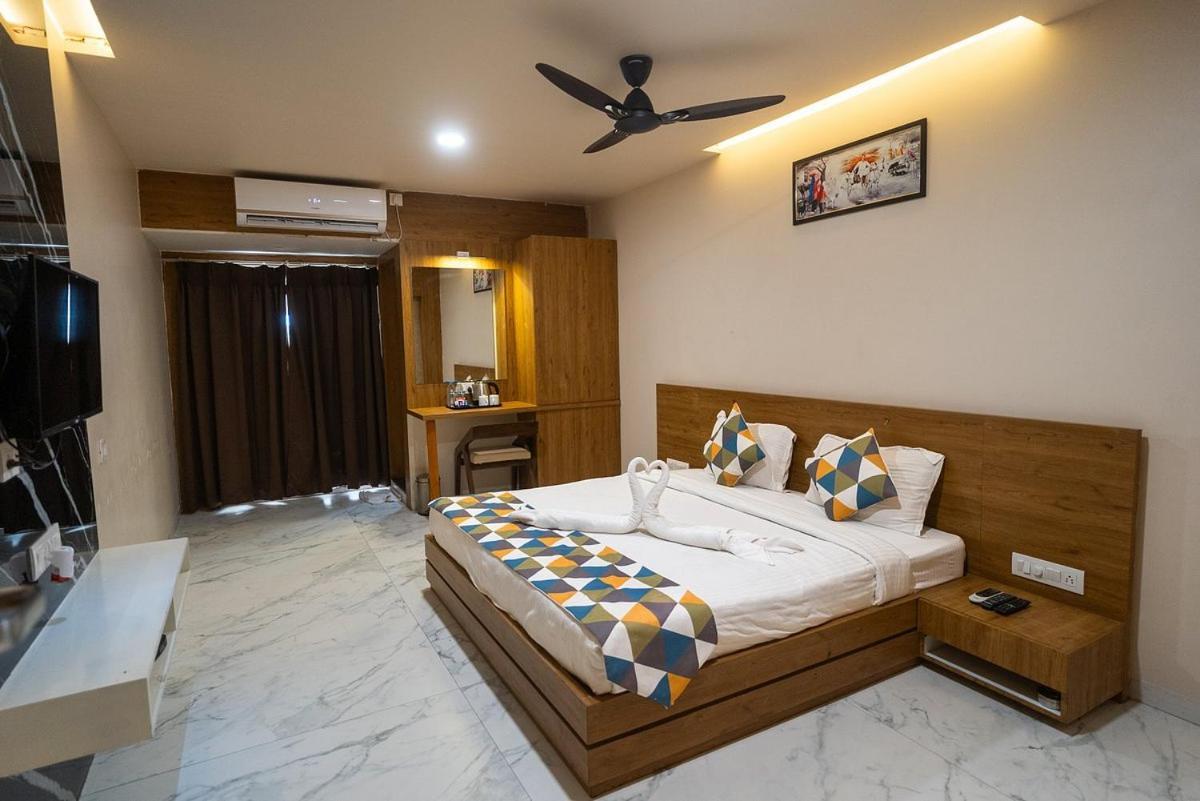 The Sky Imperial Unity Inn Garudeshwar 외부 사진