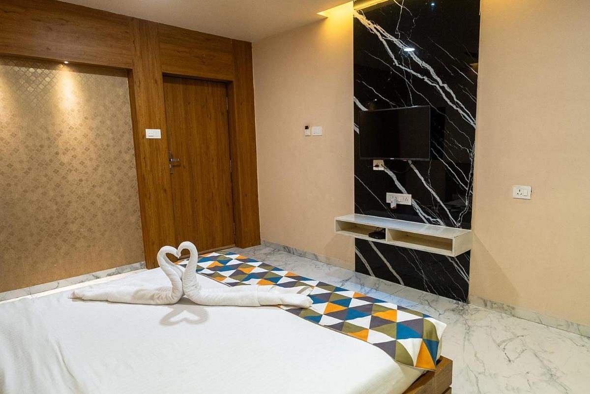 The Sky Imperial Unity Inn Garudeshwar 외부 사진