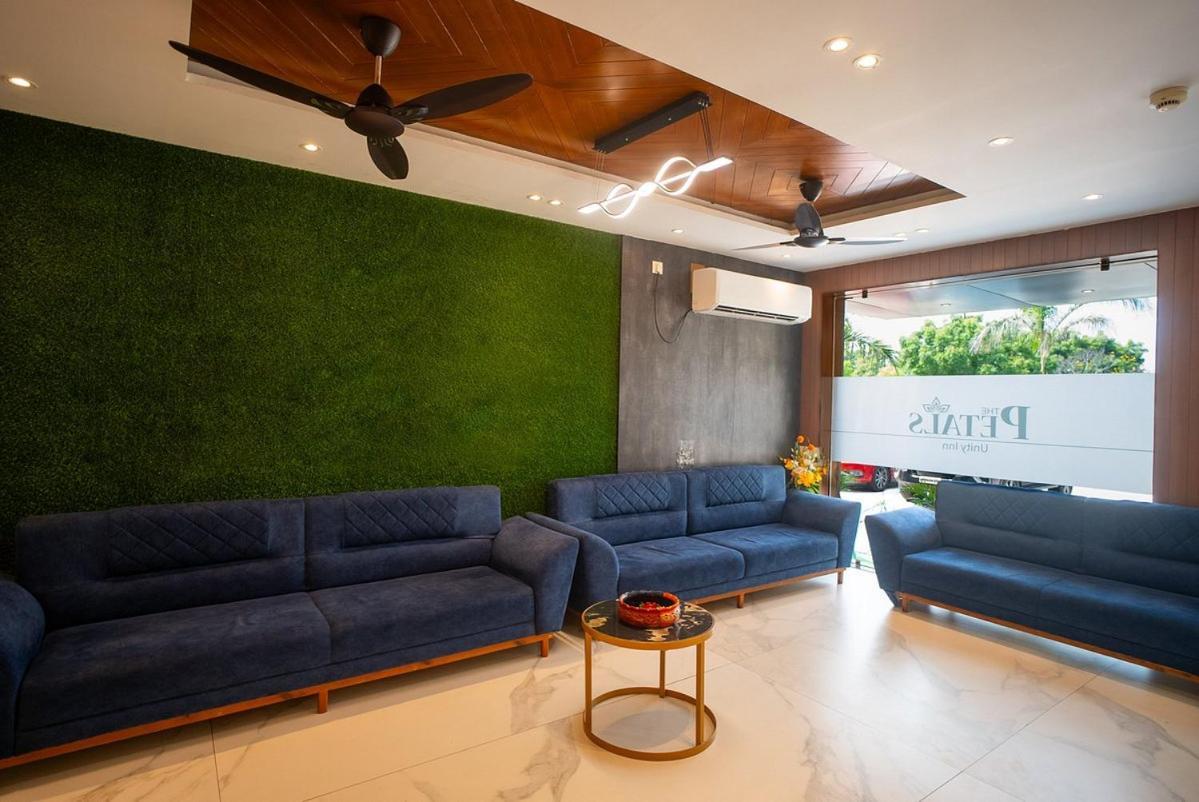 The Sky Imperial Unity Inn Garudeshwar 외부 사진